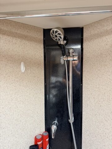 Shower column with Oxygenics Fury head